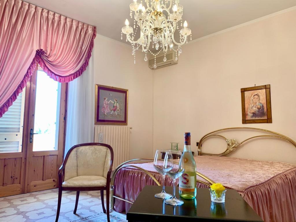 Bed & Breakfast Acquamarina Castro  Extérieur photo